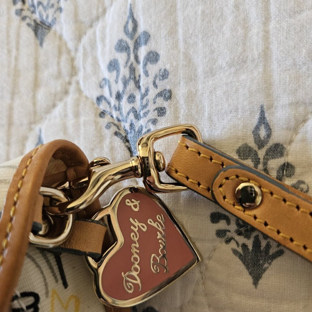 Dooney & Bourke Disney Sketch Wristlet Mickey Minnie Tinker Bell Rare Retired - Picture 10 of 16